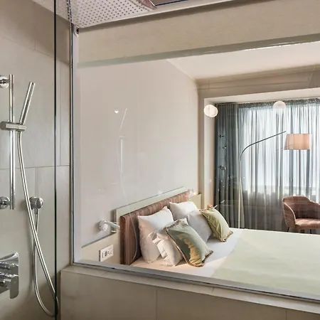 Millennium Hub & Hotell