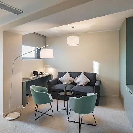 Hotell Millennium Hub &