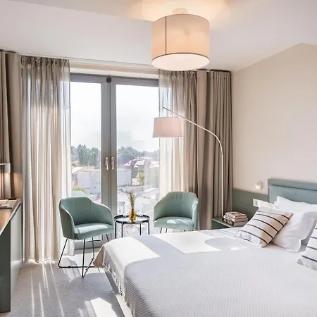 Hotell Millennium Hub & 4*