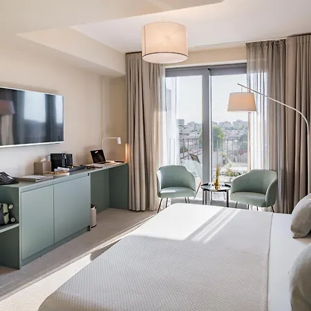 Millennium Hub & Hotell 4*