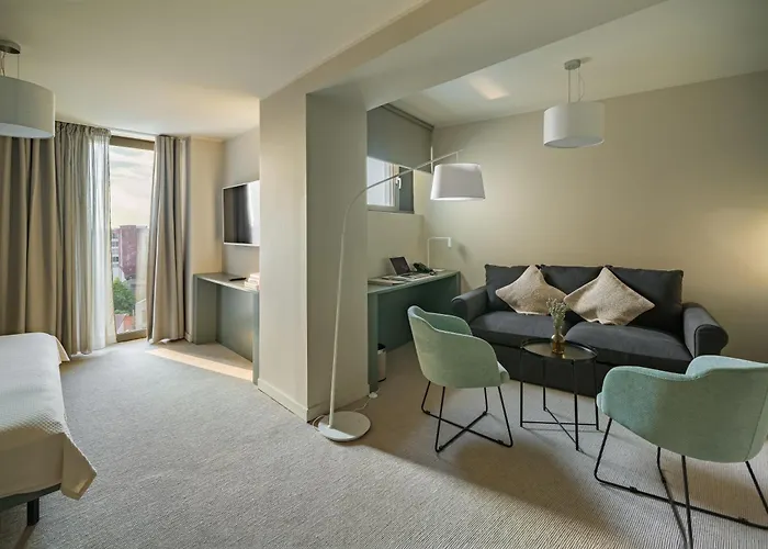 Millennium Hub & Szálloda