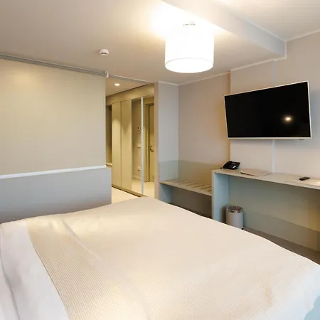 Hotel Millennium Hub & Constanta