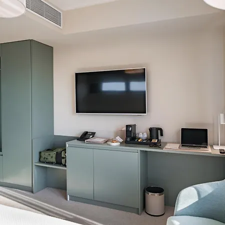 Millennium Hub & Hotel