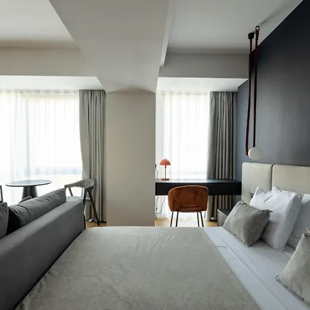 Hotel Millennium Hub & 4*