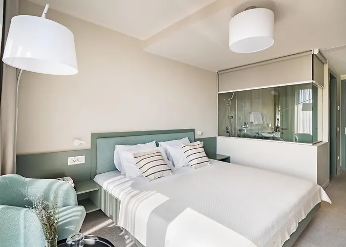 فندق Millennium Hub & 4*