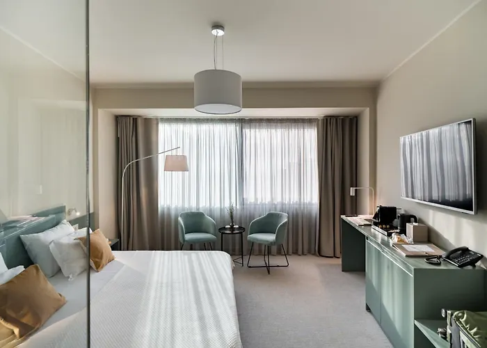 Millennium Hub & Отель Констанца