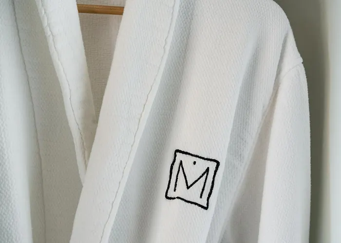 فندق Millennium Hub &