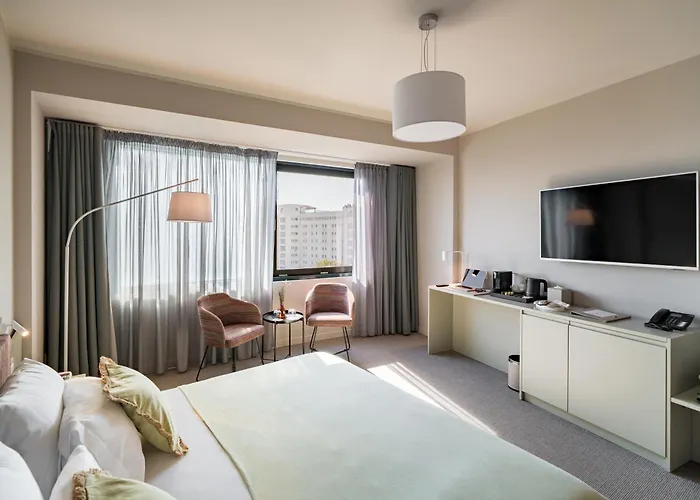 Millennium Hub & Отель 4*