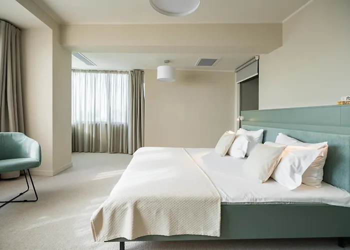 Millennium Hub & Отель Констанца