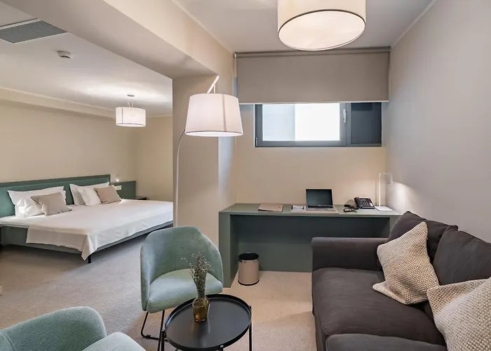 Отель Millennium Hub &