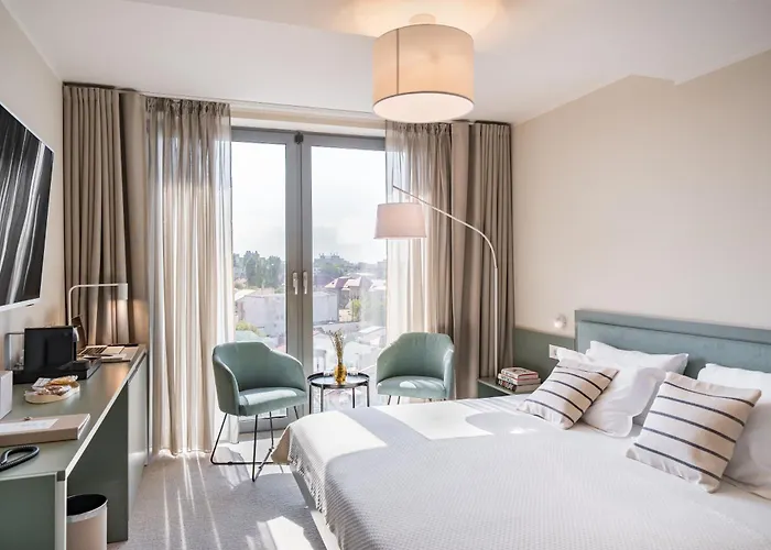 فندق Millennium Hub & 4*