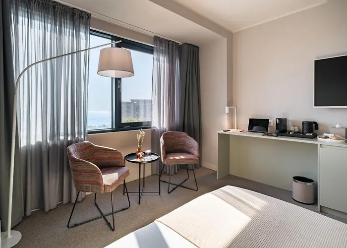 Отель Millennium Hub &